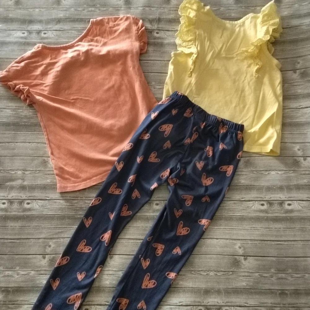 10/$40 Bluey Kids Outfit Set with T-Shirts and Leggings